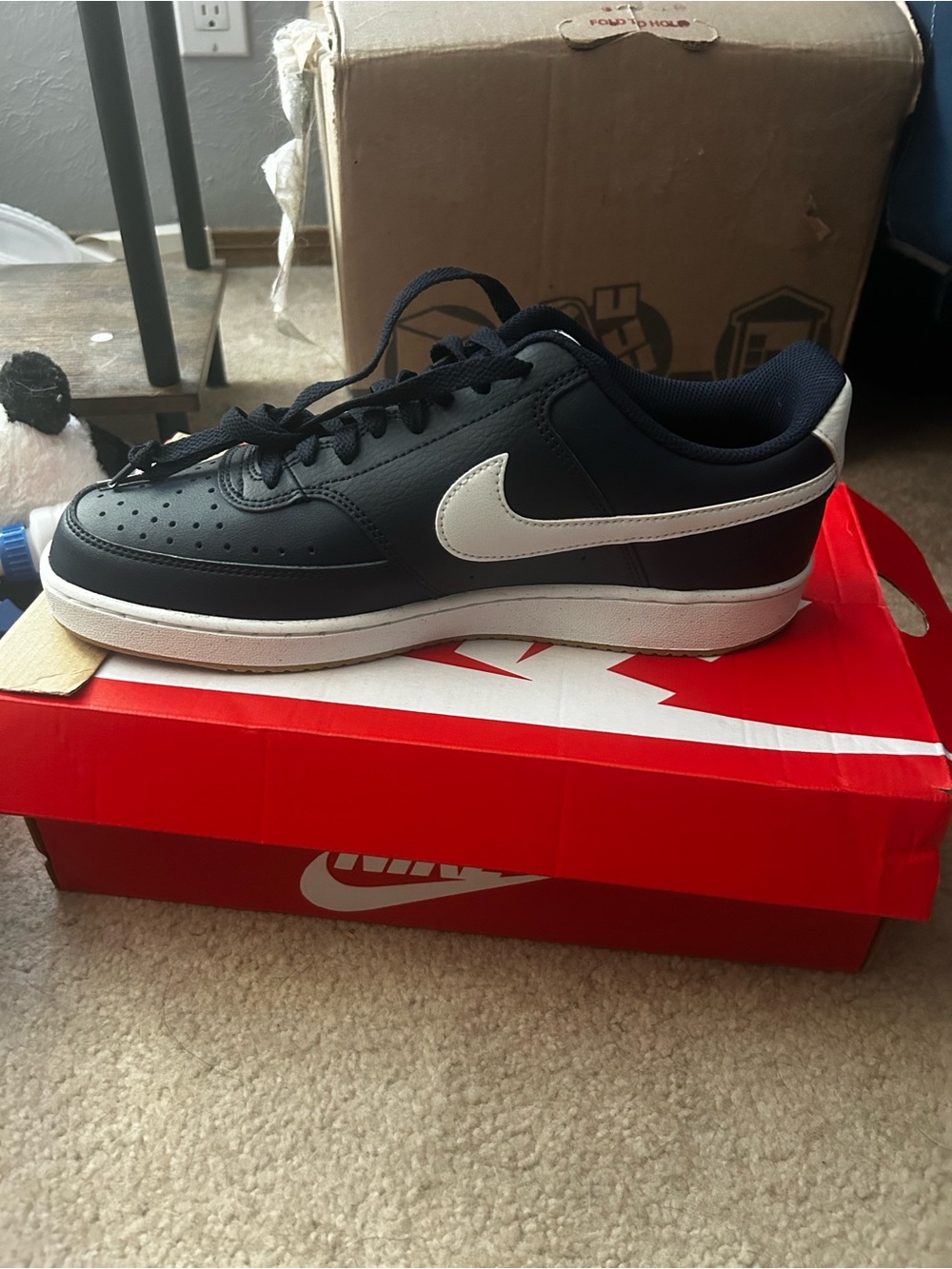 Nike Men’s Navy and White Low-Top Court Vision Lo Sneaker